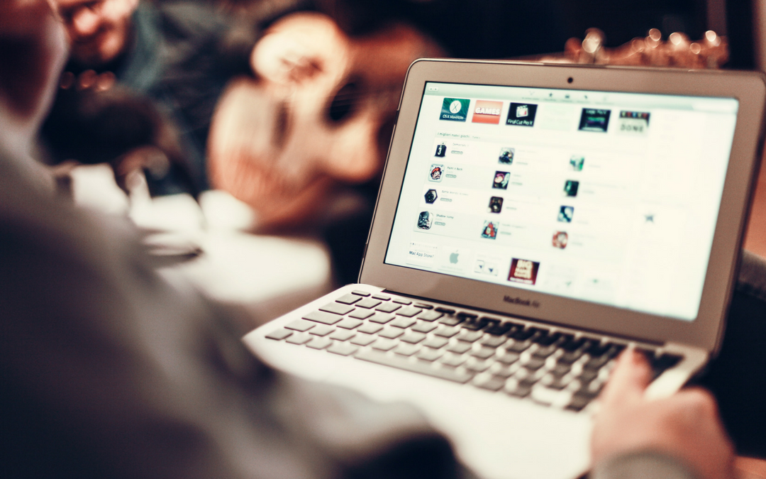 Ne vemo, koliko časa še bodo naše glavne poti z doma vodile po spletu, zato si delimo ideje brez meje