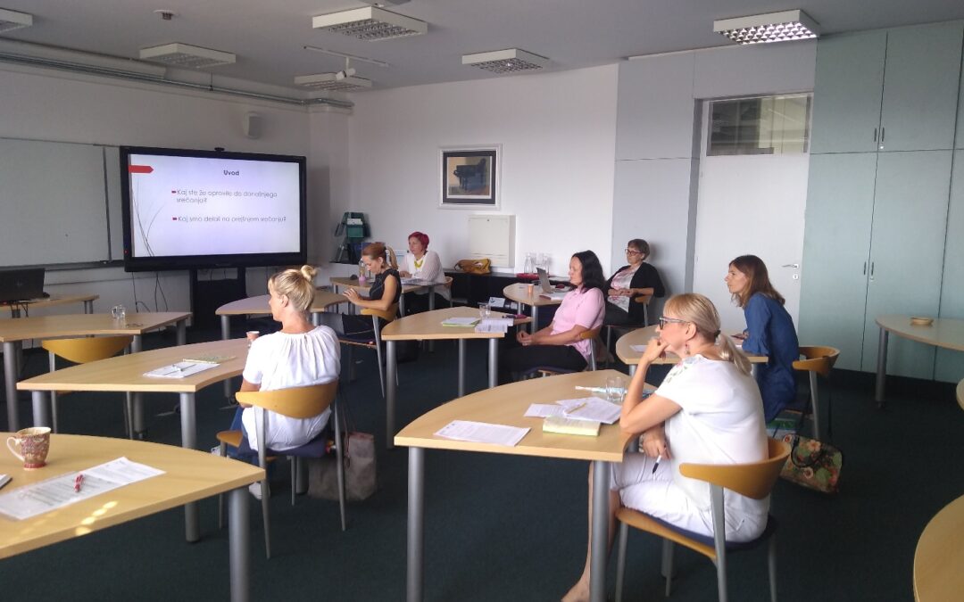 Skupina za akcijsko raziskovanje pripravlja novi knjižici z opisniki temeljnih zmožnosti