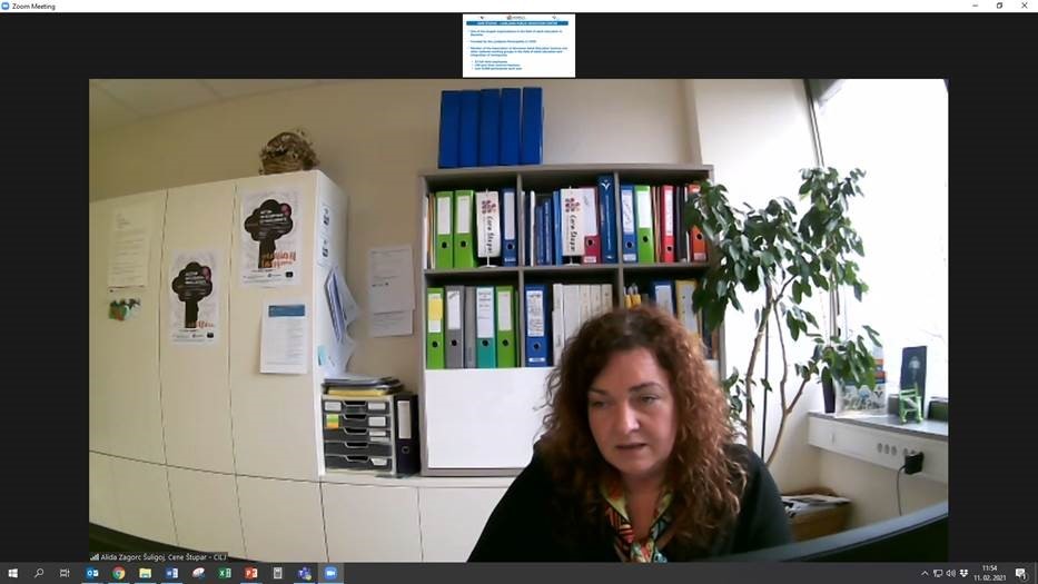 Alida med predstavitvijo