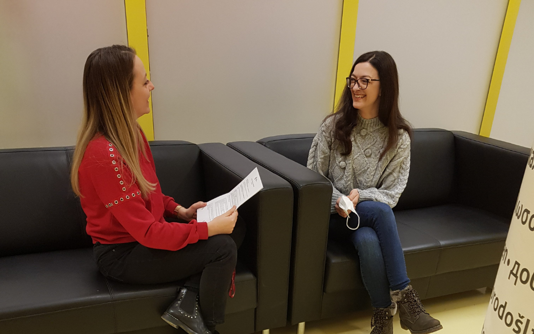 Viktorija v pogovoru z Ano Marijo