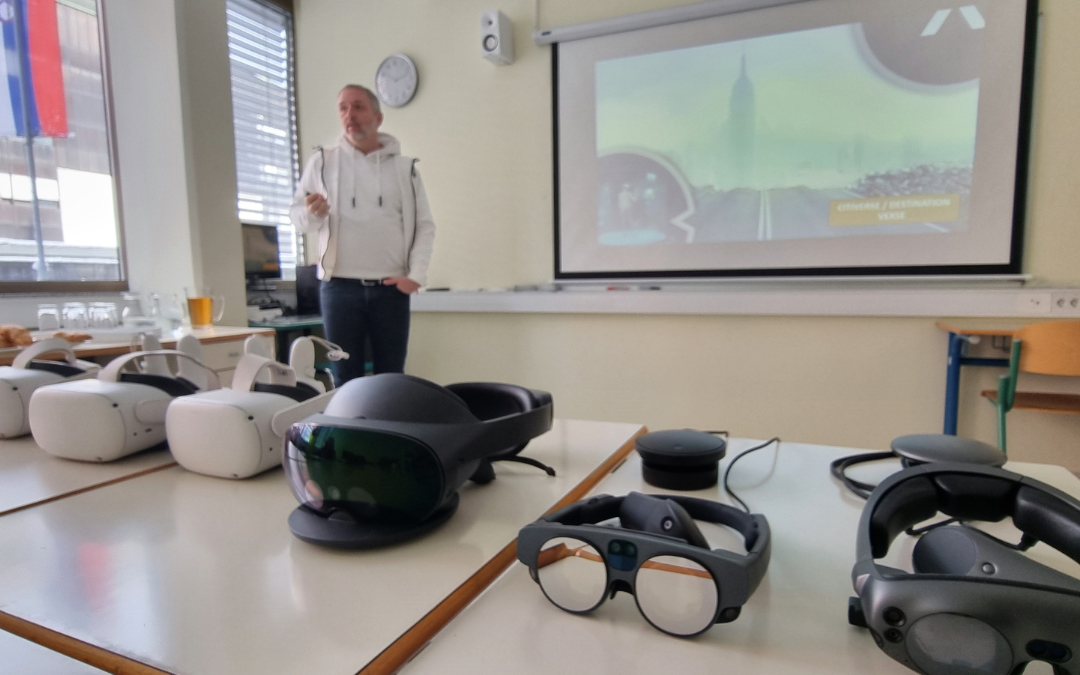 Cilj projekta je uvajanje digitalizacije v obstoječe karierno svetovanje z uporabo sobe pobega. Oprema za sobo pobega