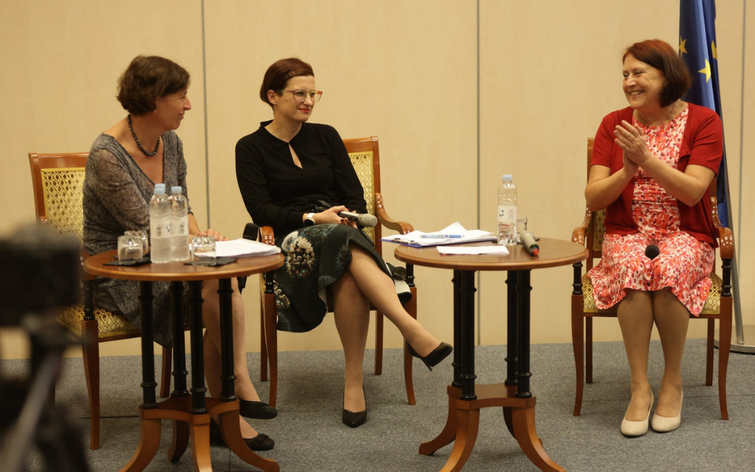 Predstavnici MVI v pogovoru z udeleženci Predstavnici MVI v pogovoru z udeleženci