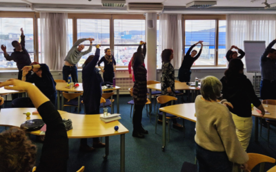 Spodbujanje zdravja na delovnem mestu: delavnica o gibanju za boljše počutje