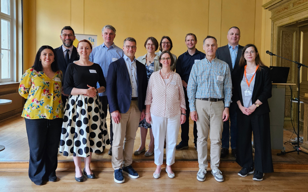 12-članski Upravni odbor EAEA za obdobje 2025–2027 12-članski Upravni odbor EAEA za obdobje 2025–2027