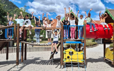 Topli odmevi poletja: medgeneracijsko druženje na Ljudski univerzi Jesenice