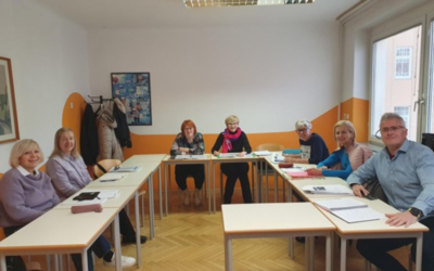 Učenje, ki povezuje: moje izkušnje z Univerzo za tretje življenjsko obdobje